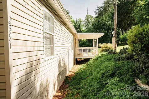 2391 Hickory Knoll Road Franklin NC 28734