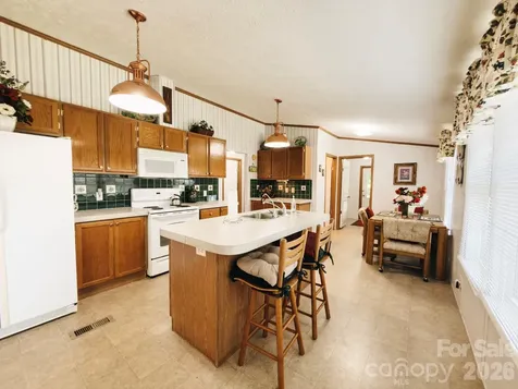 2391 Hickory Knoll Road Franklin NC 28734