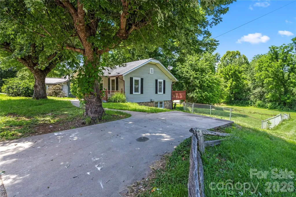 142 Substation Road Canton NC 28716
