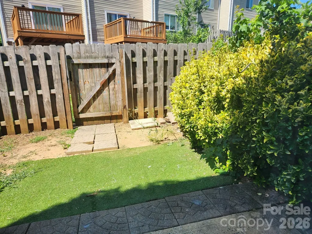 9626-D Vinca Circle Charlotte NC 28213
