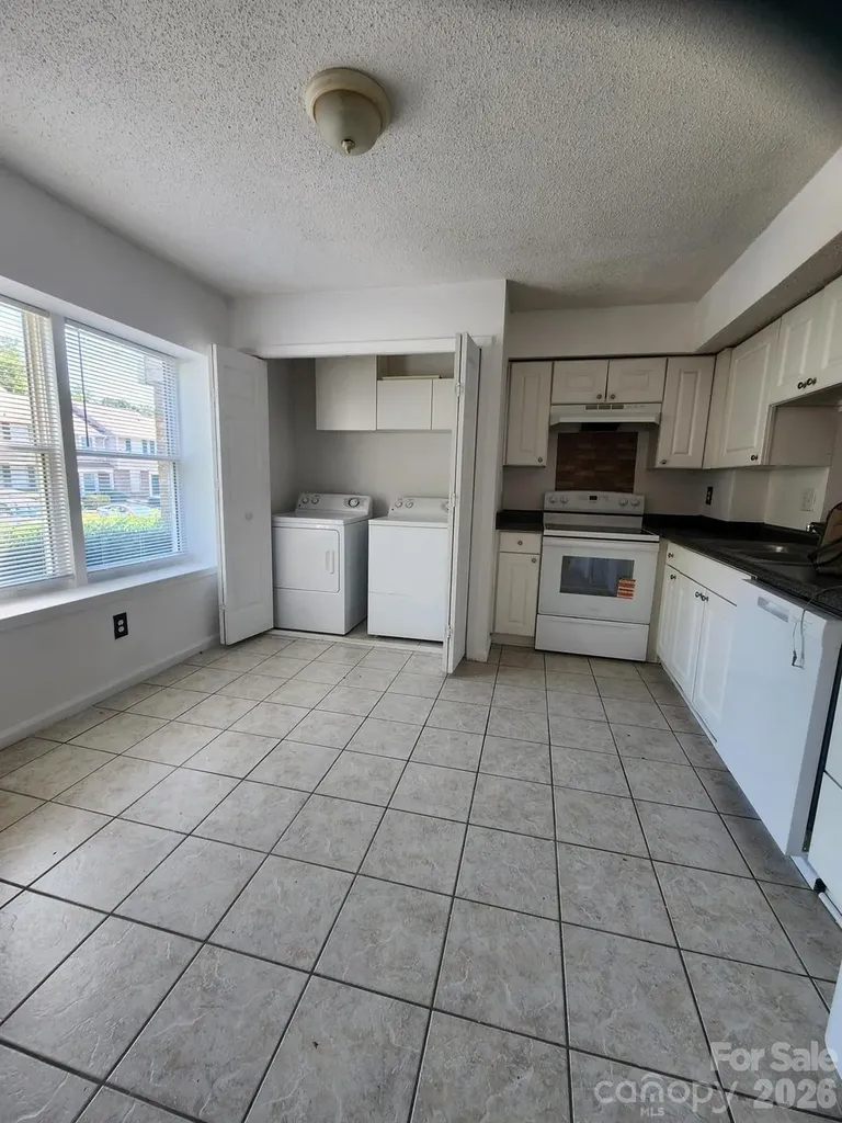 9626-D Vinca Circle Charlotte NC 28213