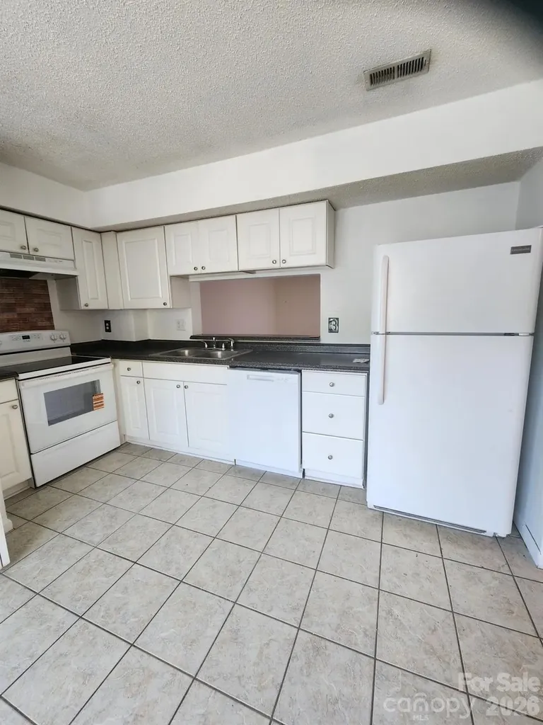 9626-D Vinca Circle Charlotte NC 28213