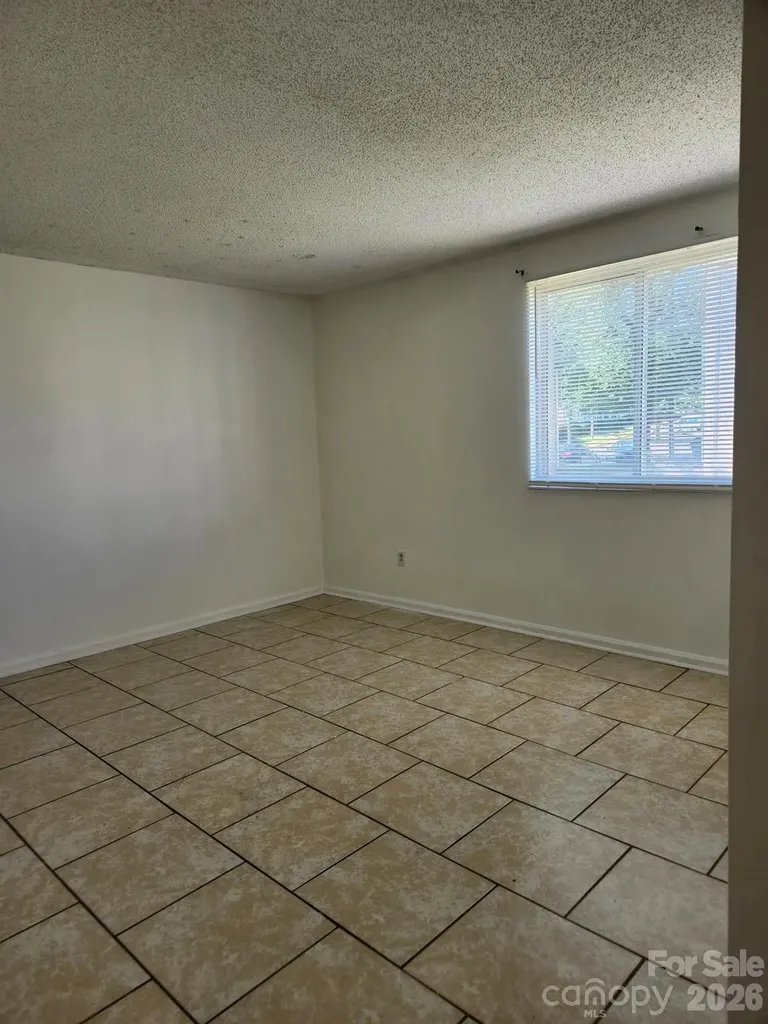 9626-D Vinca Circle Charlotte NC 28213