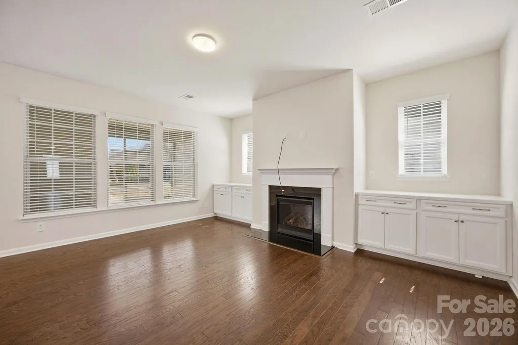 6418 Raffia Road Charlotte NC 28277