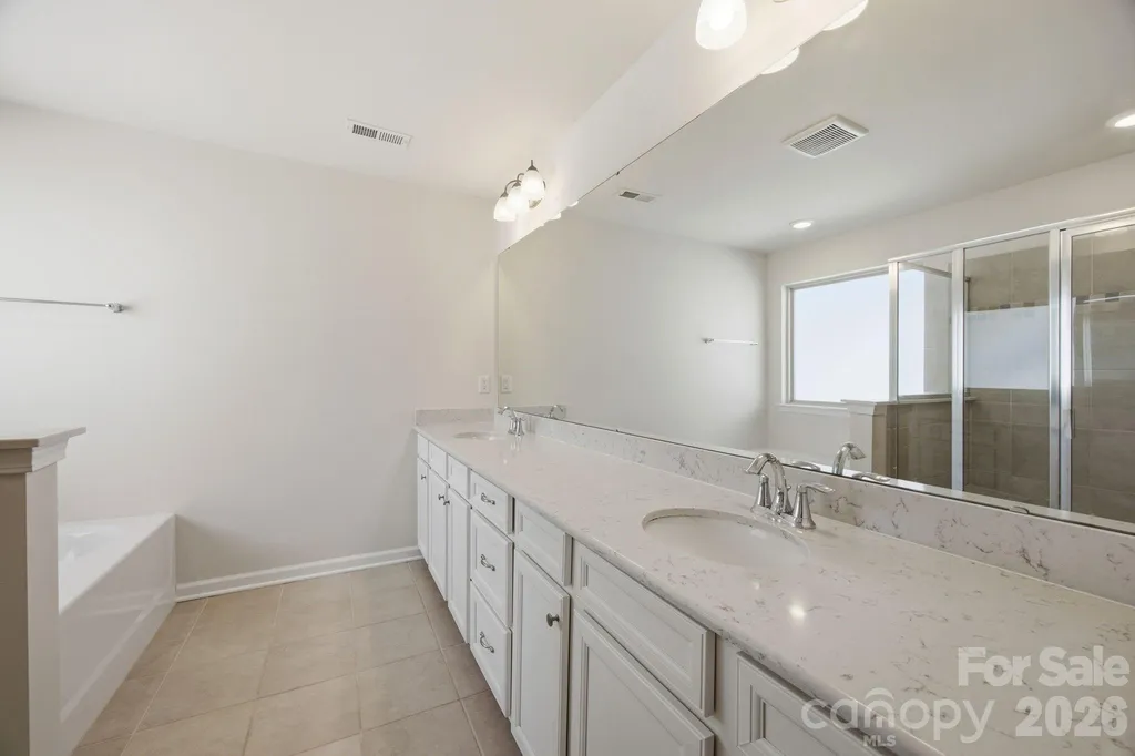 6418 Raffia Road Charlotte NC 28277
