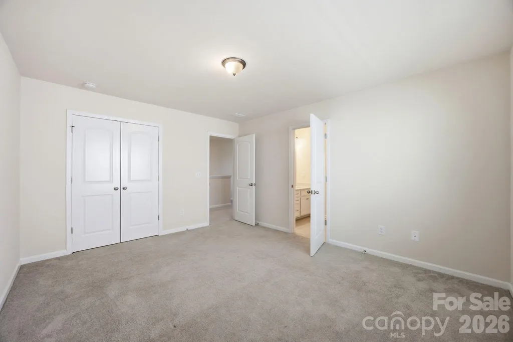 6418 Raffia Road Charlotte NC 28277