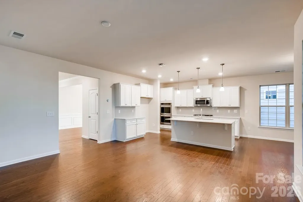 6418 Raffia Road Charlotte NC 28277