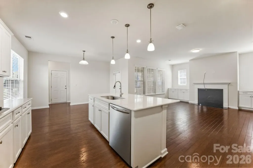 6418 Raffia Road Charlotte NC 28277