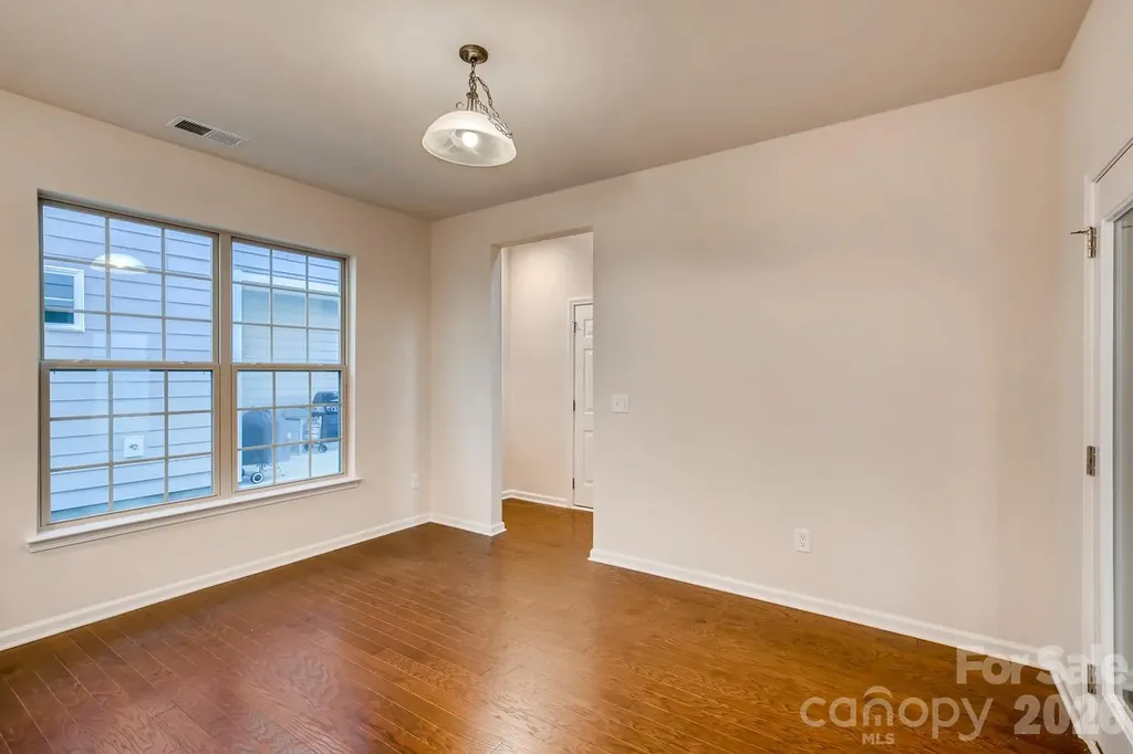 6418 Raffia Road Charlotte NC 28277