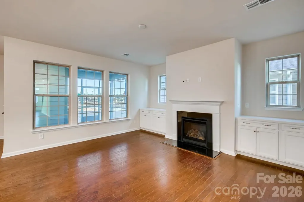 6418 Raffia Road Charlotte NC 28277