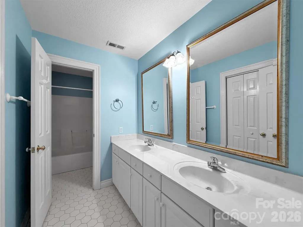 9 Hickory Ridge Fletcher NC 28732