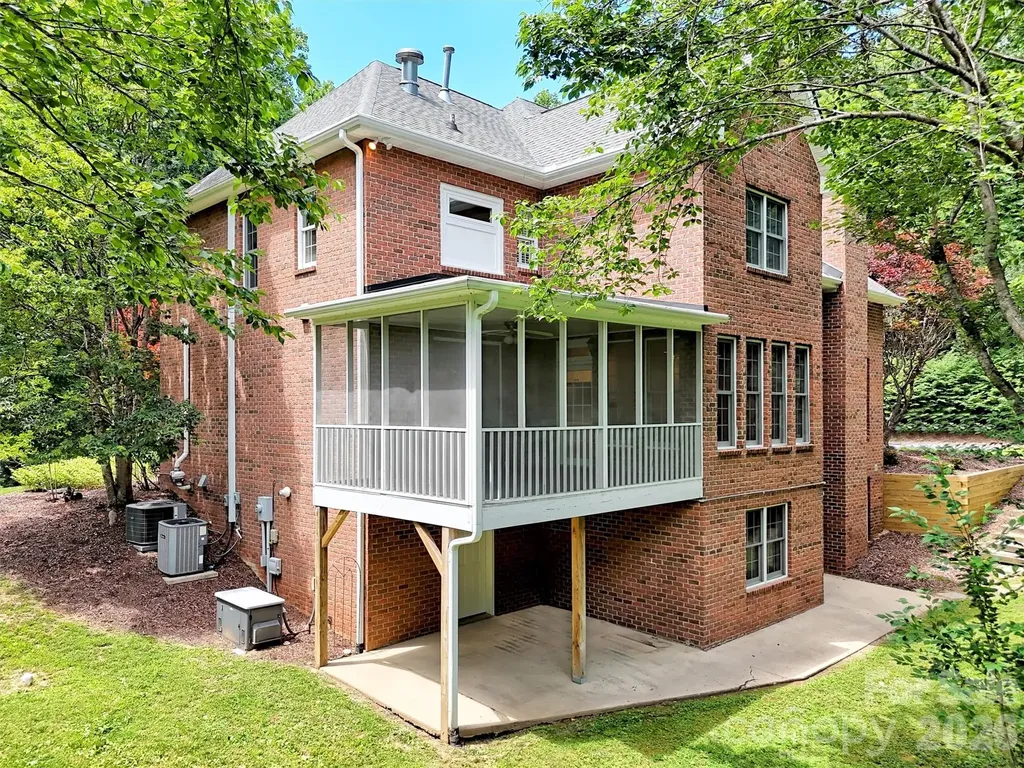 9 Hickory Ridge Fletcher NC 28732