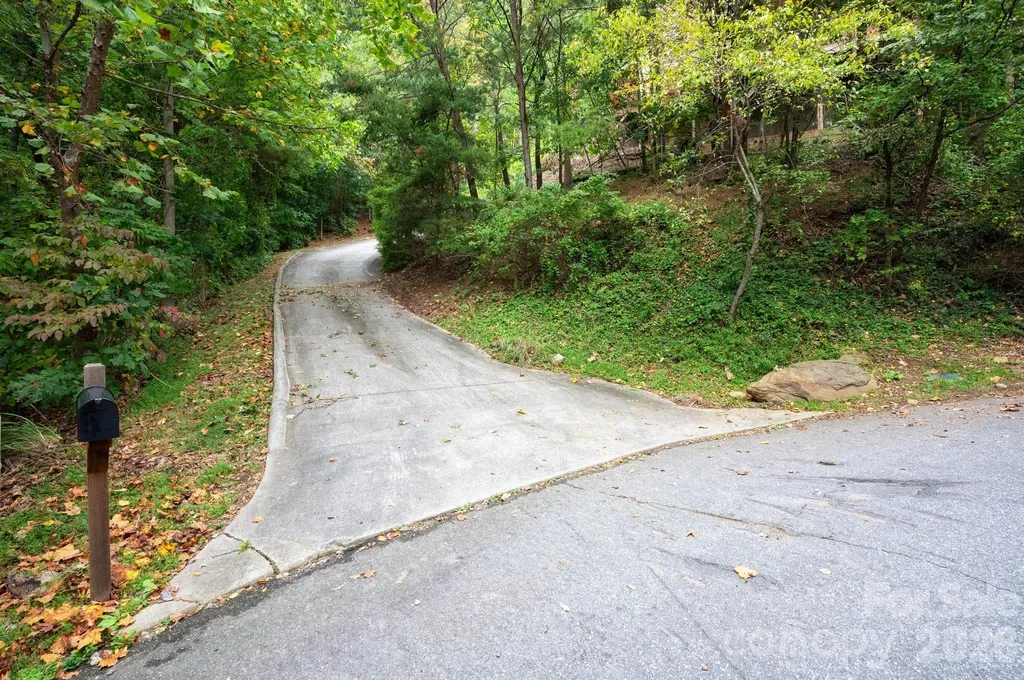 130 Black Oak Drive Asheville NC 28804