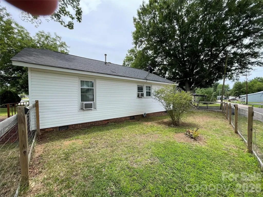 1408 Moose Road Kannapolis NC 28023