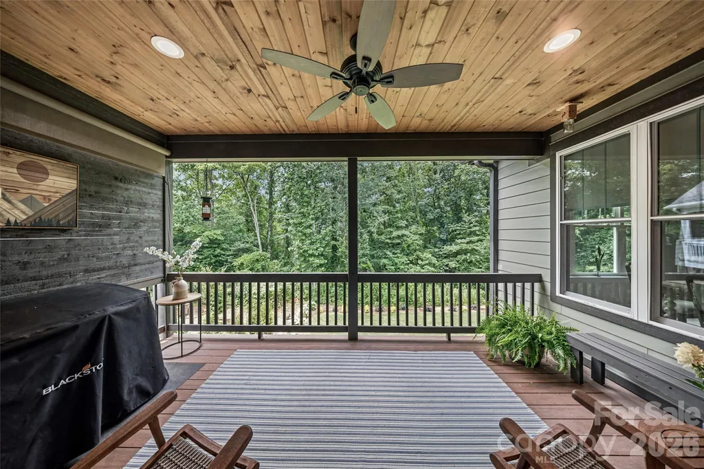 25 E Williams Meadow Court Hendersonville NC 28739