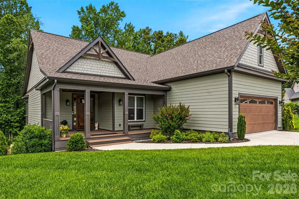 25 E Williams Meadow Court Hendersonville NC 28739