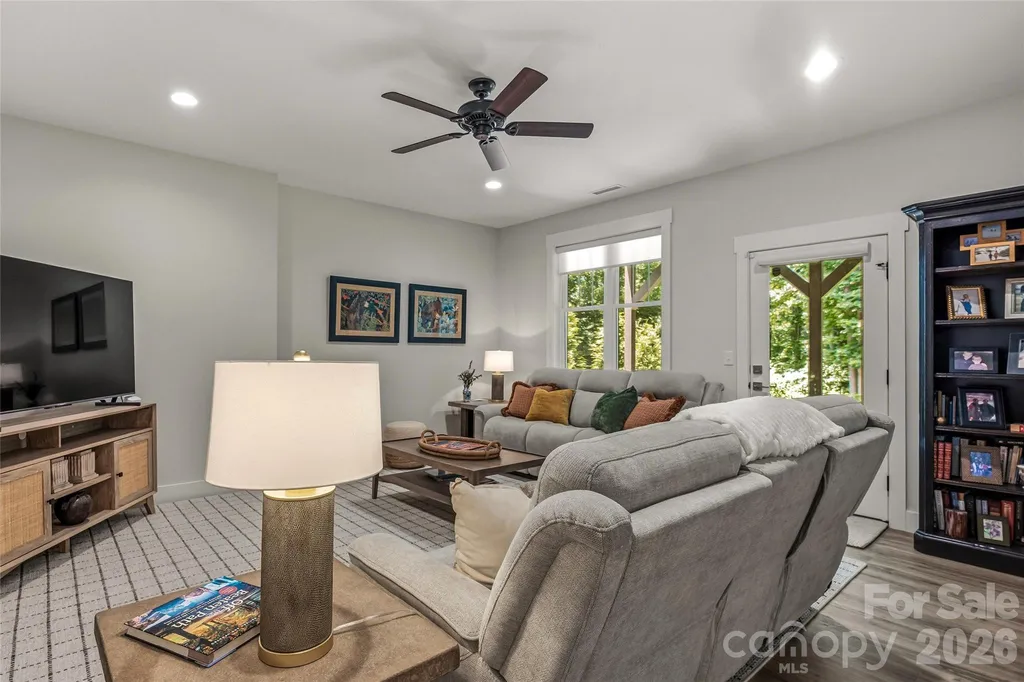 25 E Williams Meadow Court Hendersonville NC 28739