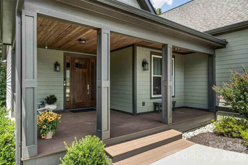 25 E Williams Meadow Court Hendersonville NC 28739