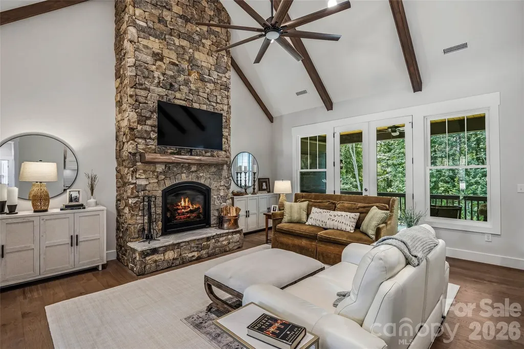 25 E Williams Meadow Court Hendersonville NC 28739