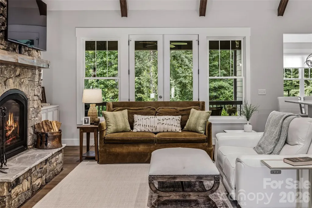 25 E Williams Meadow Court Hendersonville NC 28739