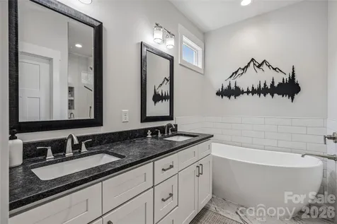 25 E Williams Meadow Court Hendersonville NC 28739