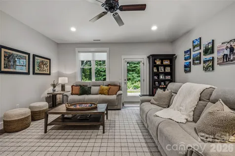 25 E Williams Meadow Court Hendersonville NC 28739