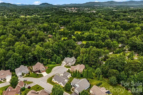 25 E Williams Meadow Court Hendersonville NC 28739