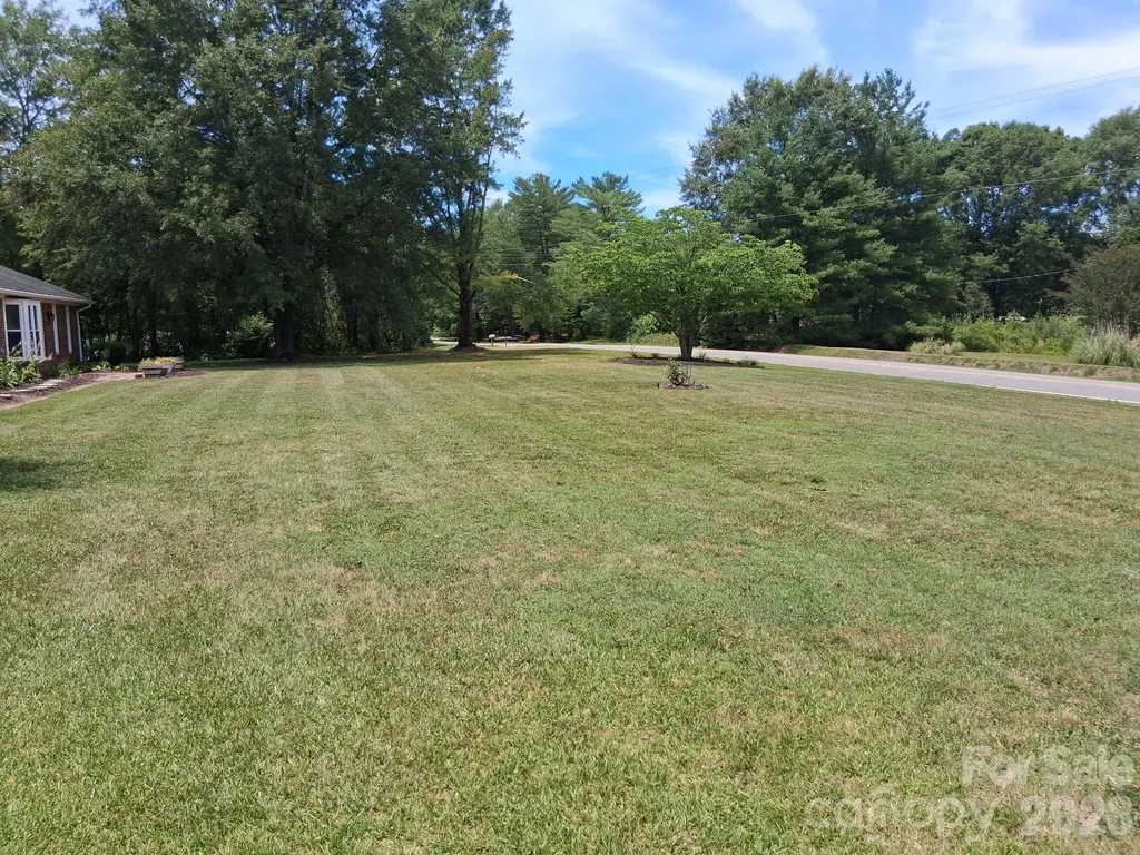 1415 Old Us 221a Highway Mooresboro NC 28114