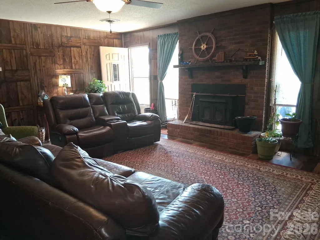 1415 Old Us 221a Highway Mooresboro NC 28114