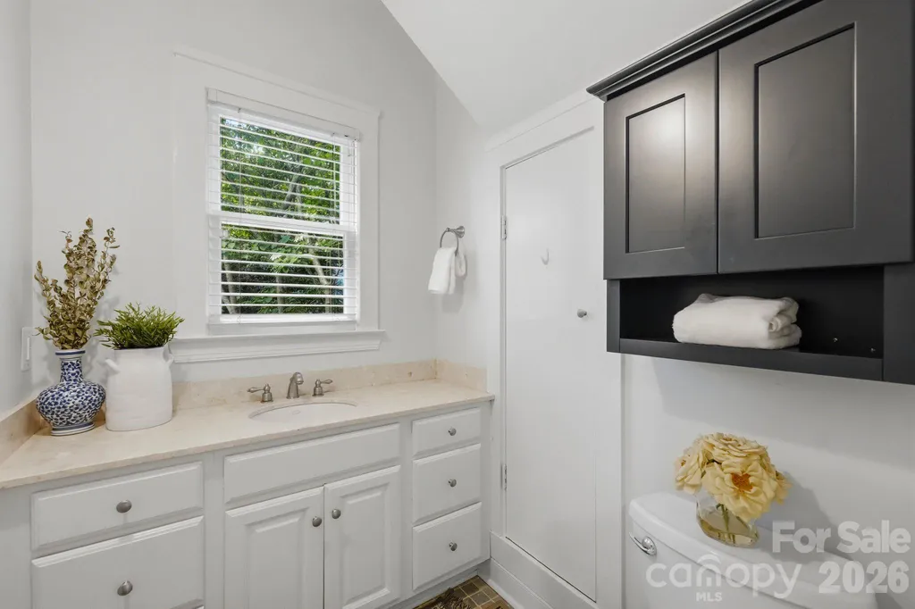 2009 Victorian Place Charlotte NC 28203