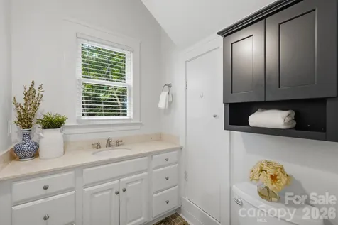 2009 Victorian Place Charlotte NC 28203