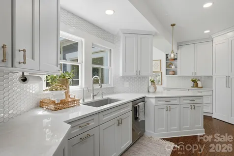 2009 Victorian Place Charlotte NC 28203
