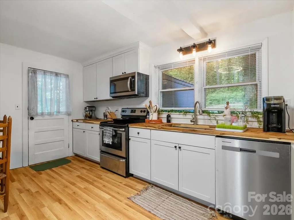 352 Jakes Branch Road Spruce Pine NC 28777