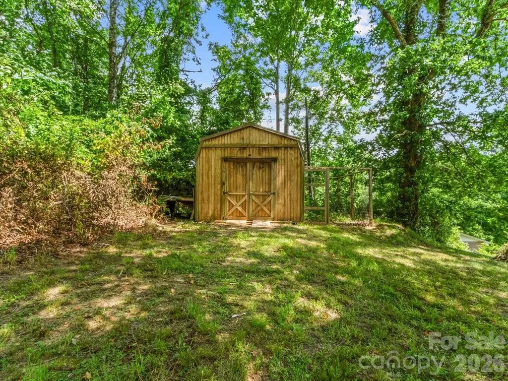 352 Jakes Branch Road Spruce Pine NC 28777
