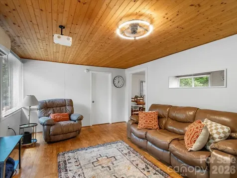 352 Jakes Branch Road Spruce Pine NC 28777