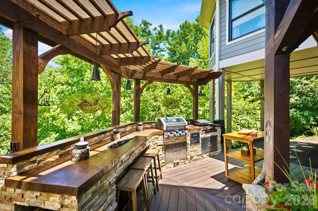 1167 Johns Ridge Parkway Lenoir NC 28645
