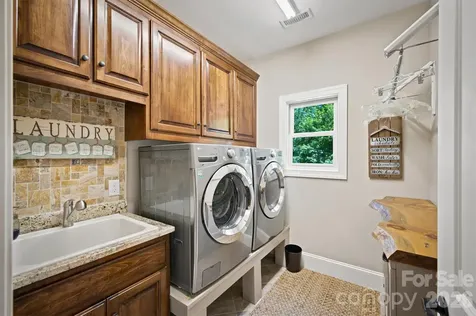 1167 Johns Ridge Parkway Lenoir NC 28645