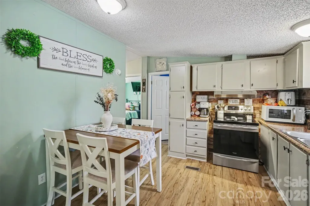 504 Mountain Meadows Drive Bessemer City NC 28016