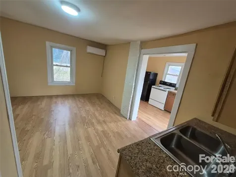 8 White Avenue Asheville NC 28803