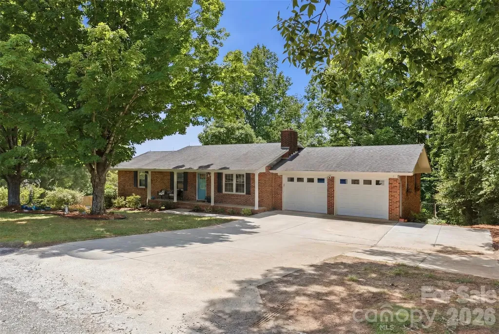 1226 Pine Grove Road Morganton NC 28655