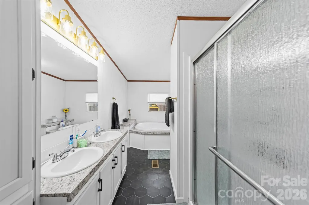 102 Sycamore Drive Hickory NC 28601