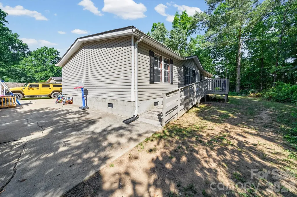 102 Sycamore Drive Hickory NC 28601
