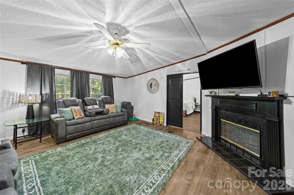 102 Sycamore Drive Hickory NC 28601