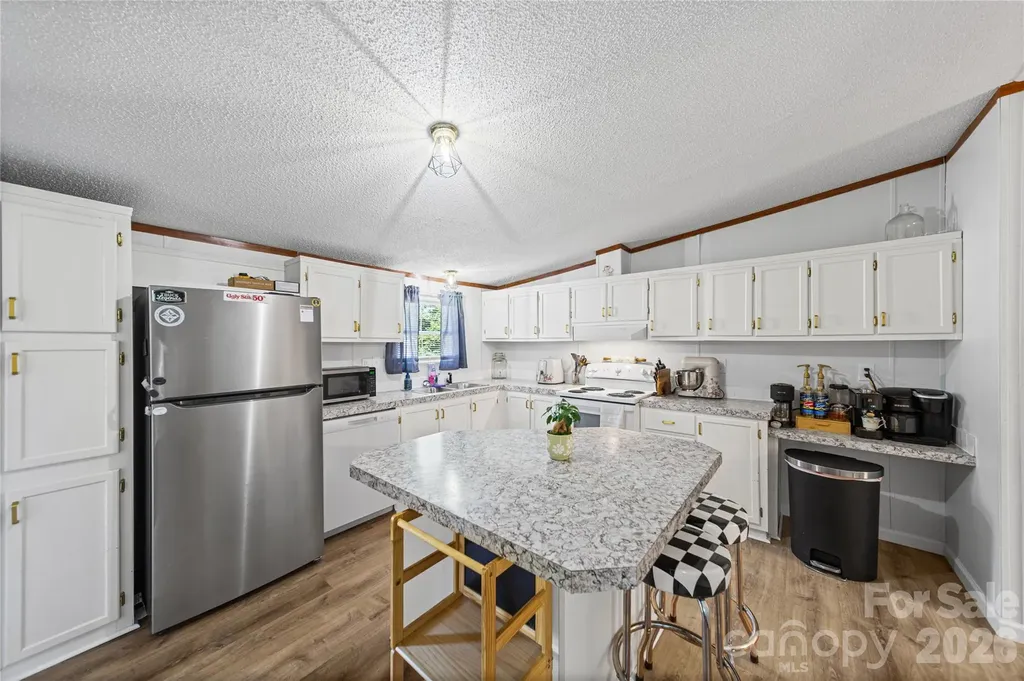 102 Sycamore Drive Hickory NC 28601