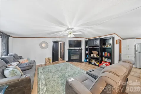 102 Sycamore Drive Hickory NC 28601