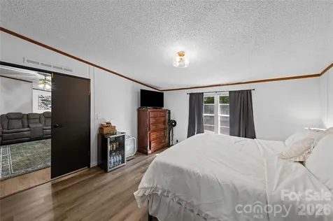 102 Sycamore Drive Hickory NC 28601