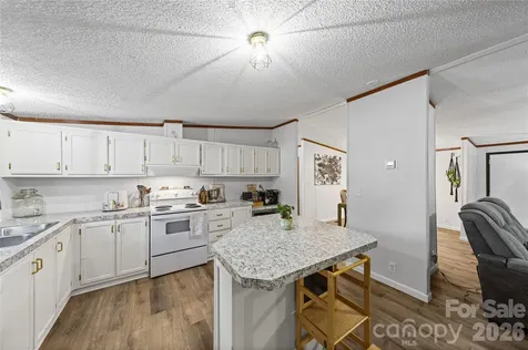 102 Sycamore Drive Hickory NC 28601