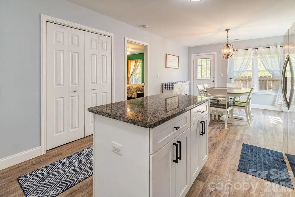 40 Quinn Hill Lane Mars Hill NC 28754
