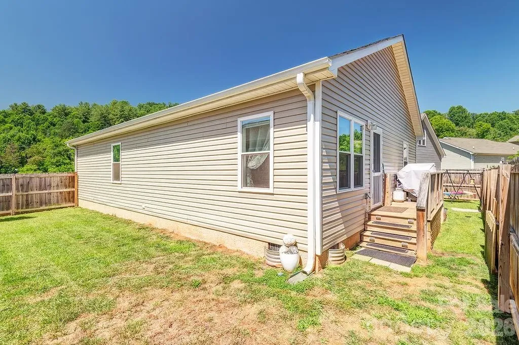 40 Quinn Hill Lane Mars Hill NC 28754