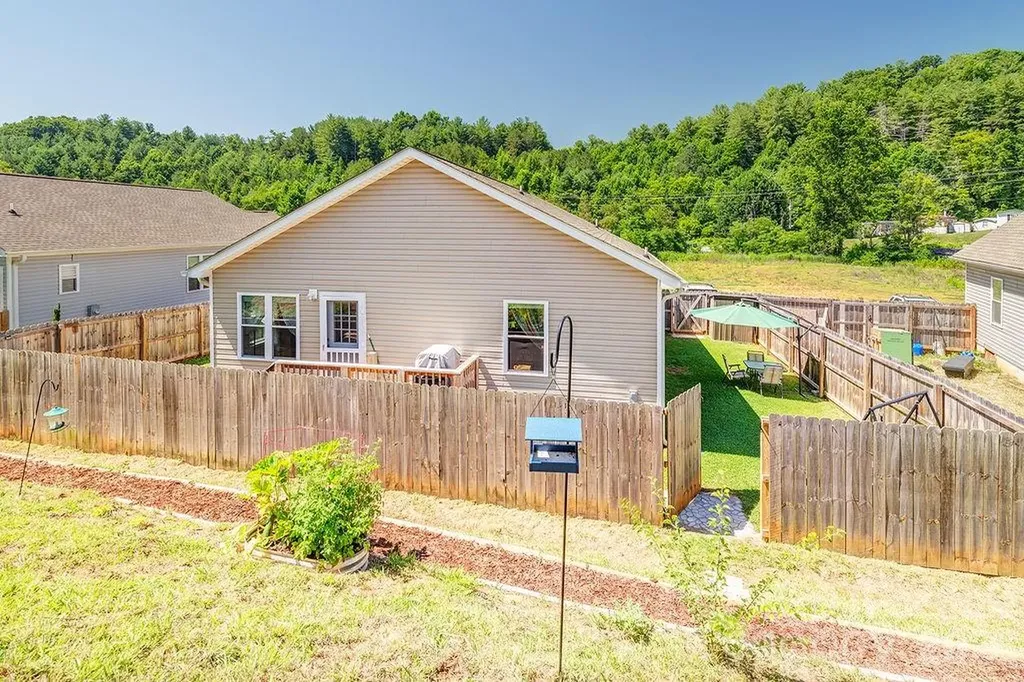40 Quinn Hill Lane Mars Hill NC 28754